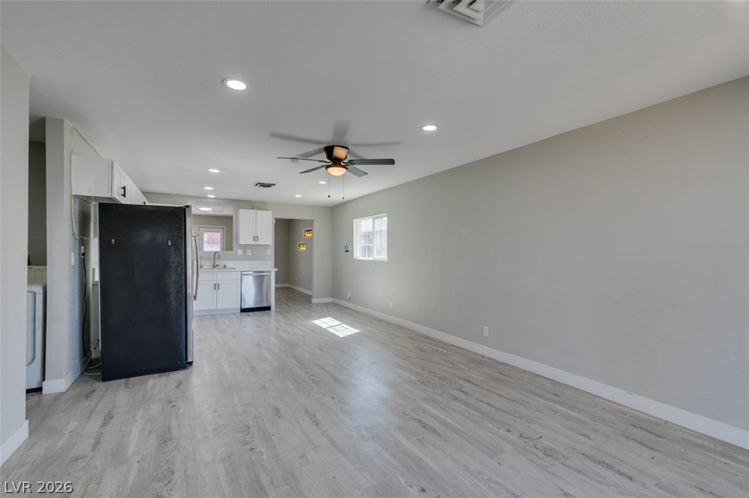Photo 6 of 27, 5944 Willard Street