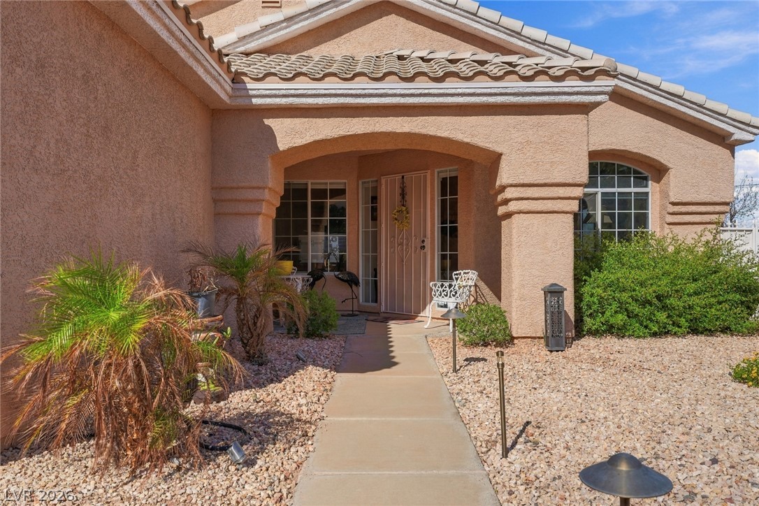 Photo 2 of 1057 Armillaria Street