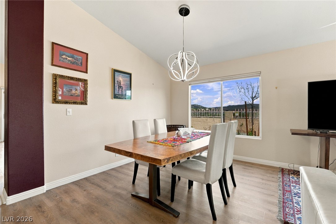 Photo 11 of 49, 1057 Armillaria Street