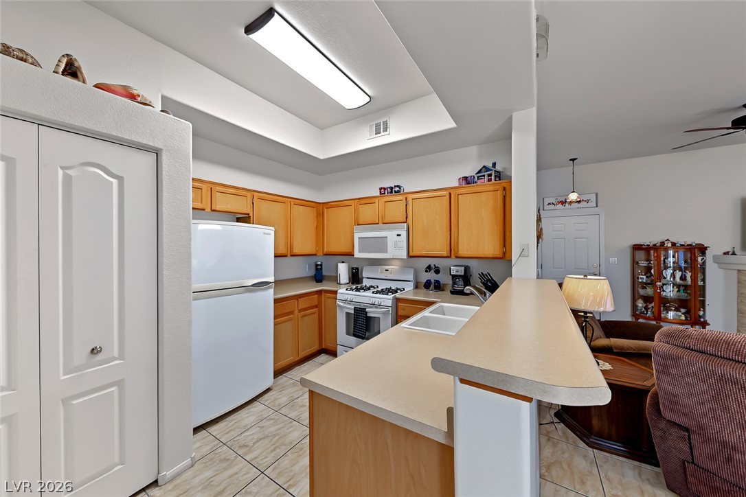 Photo 12 of 30, 700 Carnegie Street #3714