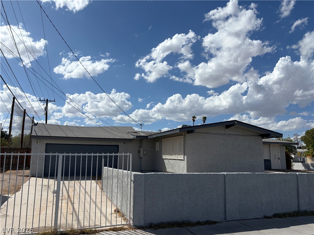 Photo 6 of 38, 5701 Evergreen Avenue