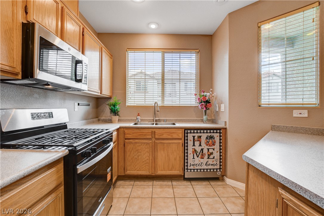 Photo 10 of 33, 9111 Canoga Canyon Court #103