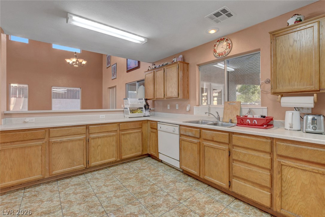 Photo 13 of 47, 810 Bladensburg Street