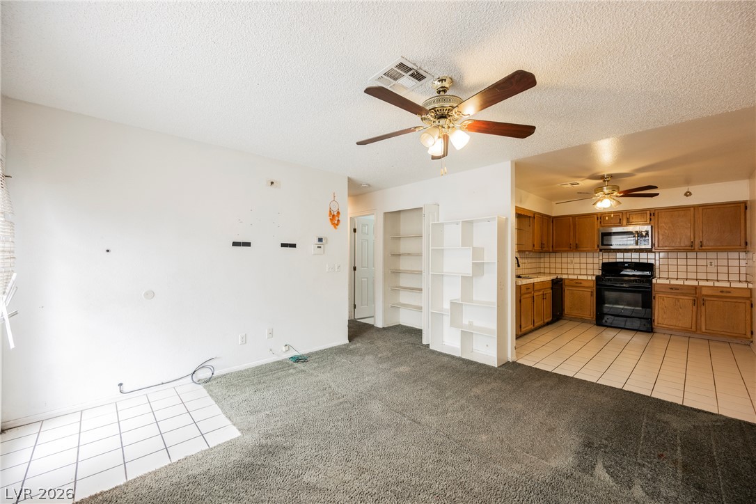 Photo 9 of 46, 2141 Twickenham Place #C