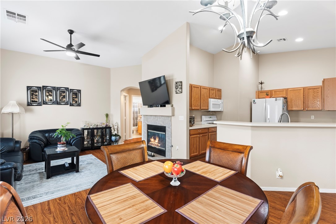 Photo 6 of 32, 6366 Lorne Green Avenue #101