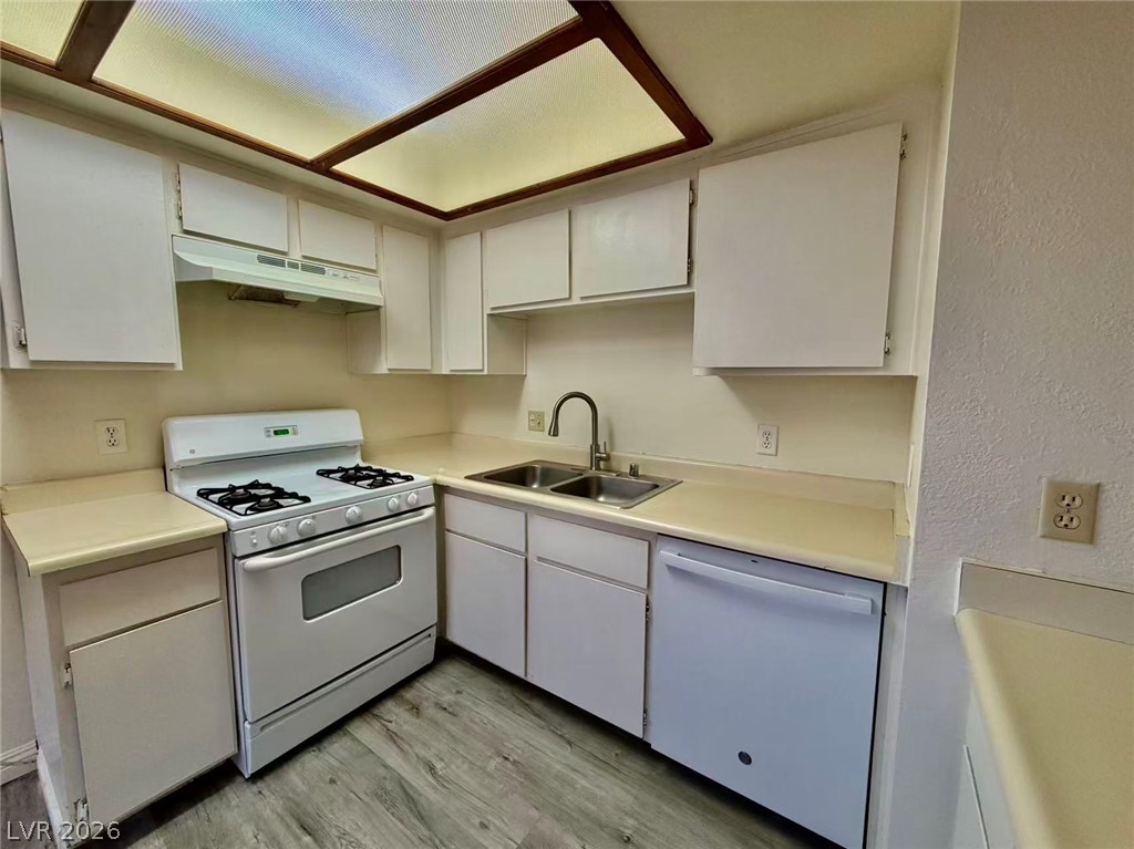 Photo 7 of 14, 717 Rock Springs Drive #201