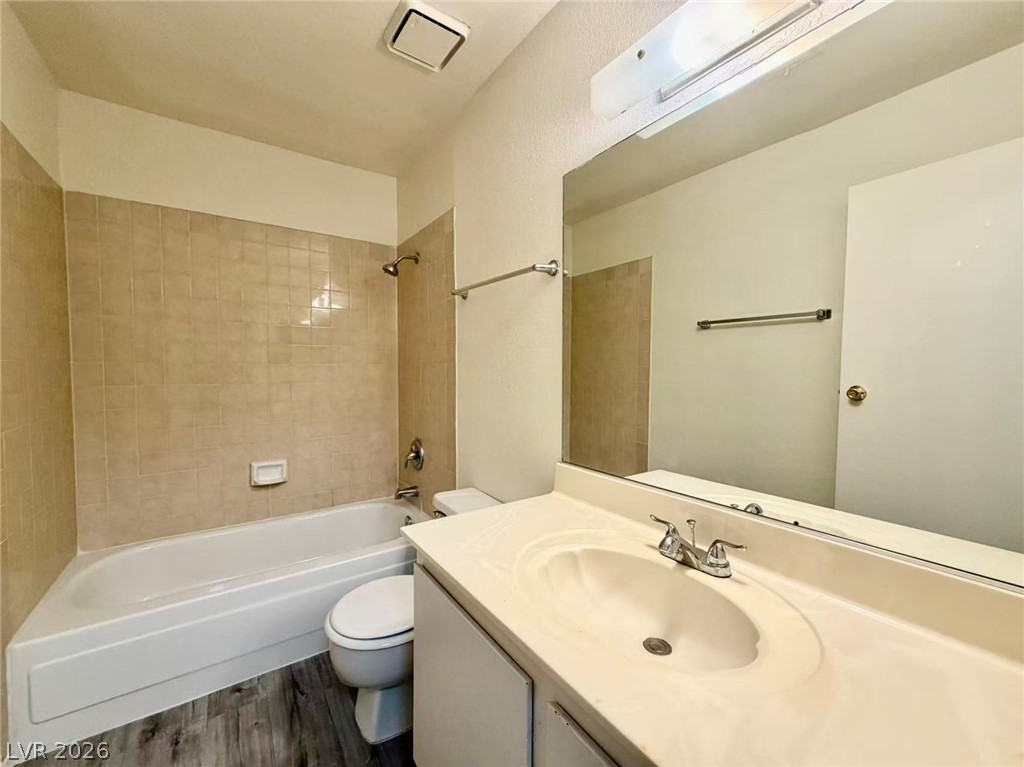 Photo 13 of 14, 717 Rock Springs Drive #201
