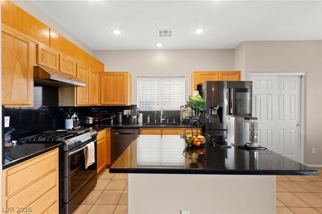 Photo 3 of 855 Binbrook Drive