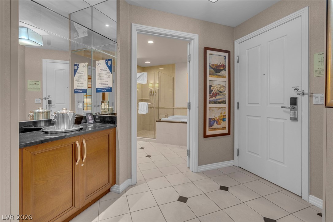 Photo 21 of 45, 135 E Harmon Avenue #3417