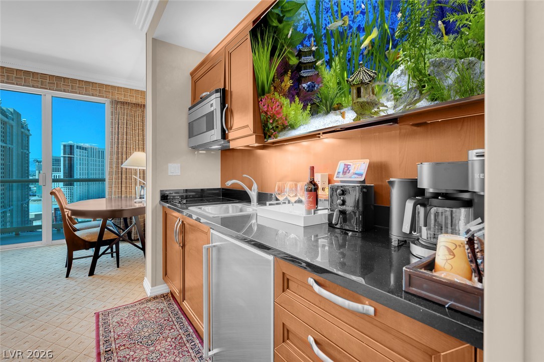 Photo 13 of 44, 145 E Harmon Avenue #2215