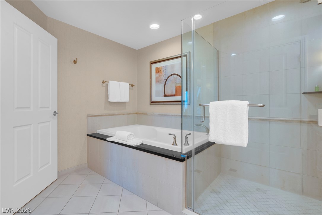 Photo 35 of 44, 145 E Harmon Avenue #2215