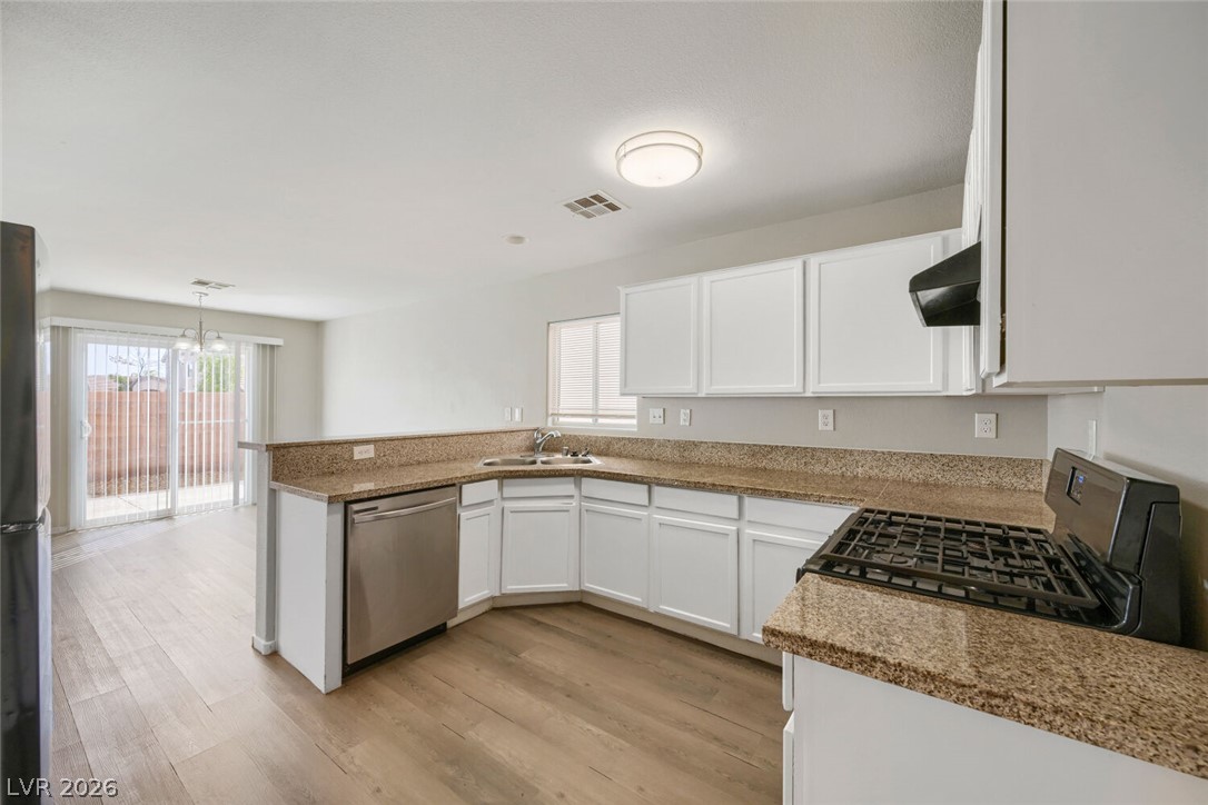 Photo 12 of 29, 5346 Black Eyed Susan Court