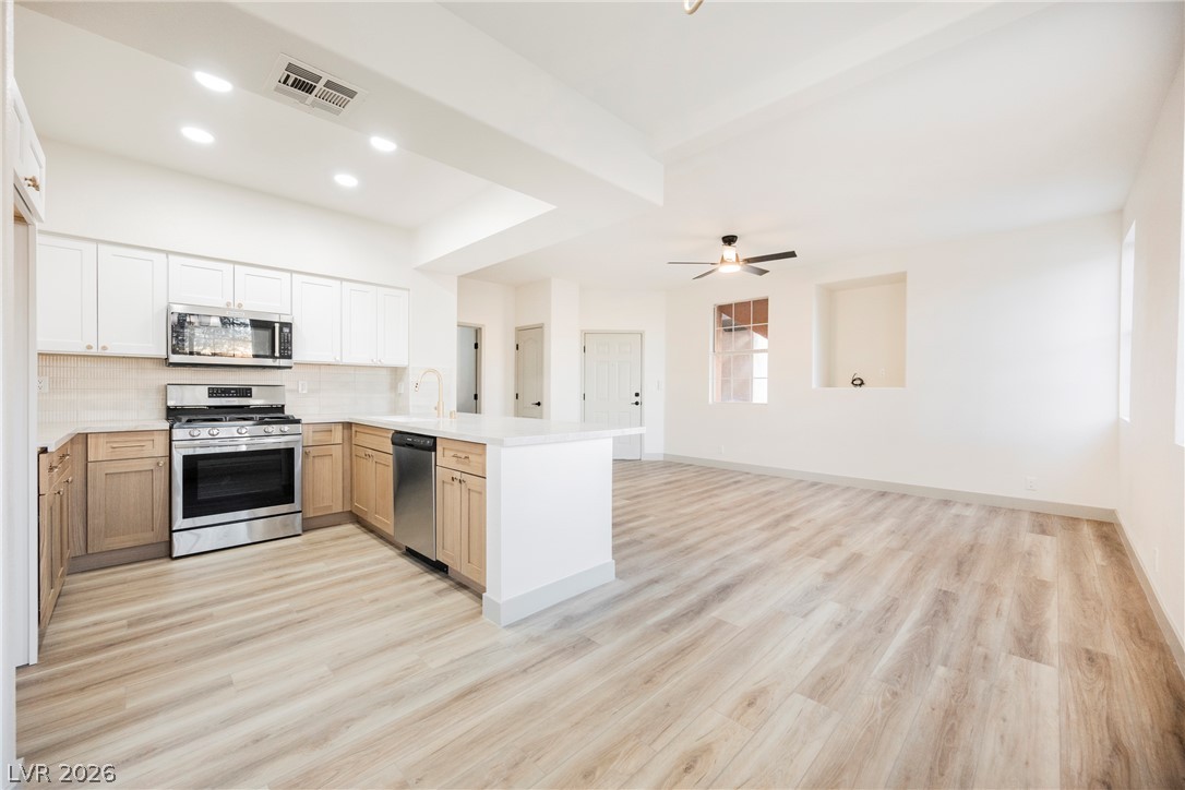 Photo 10 of 17, 7701 Constanso Avenue #104