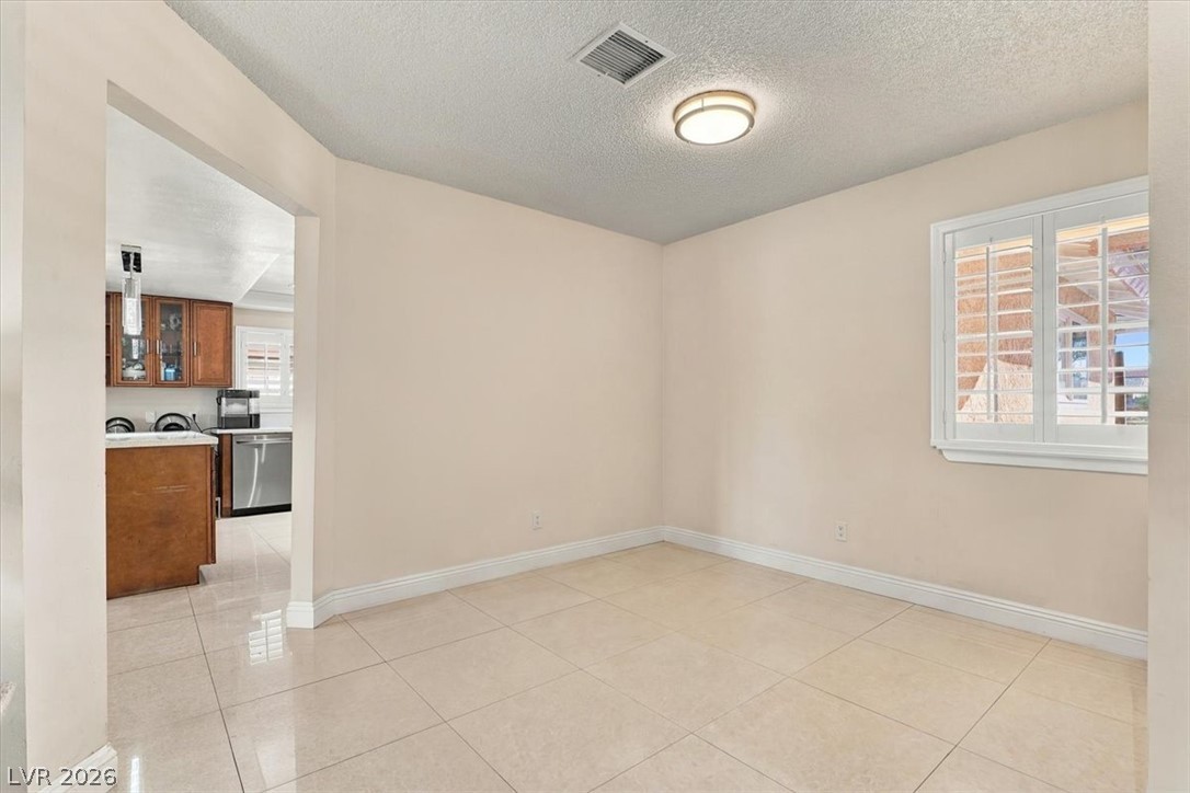 Photo 7 of 37, 3936 Jewel Avenue