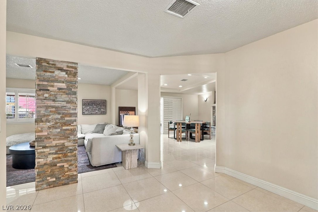 Photo 8 of 37, 3936 Jewel Avenue