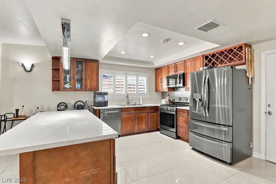 Photo 11 of 37, 3936 Jewel Avenue