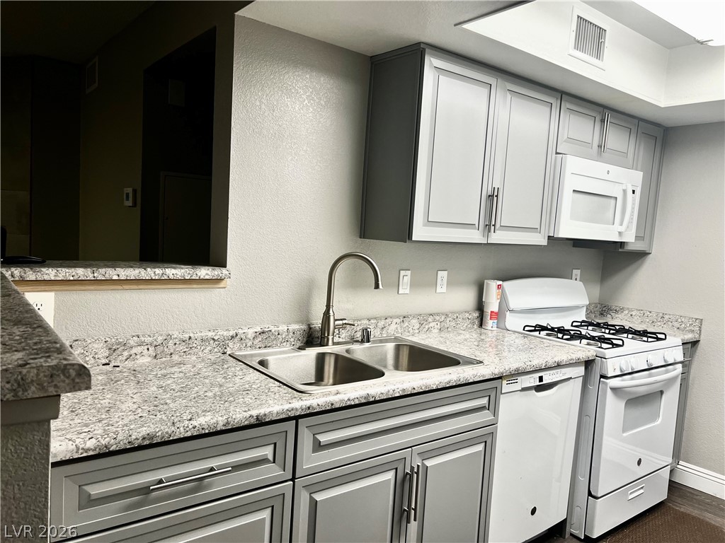 Photo 7 of 13, 2995 E Sunset Road #110