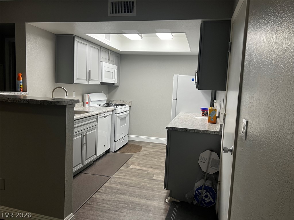 Photo 8 of 13, 2995 E Sunset Road #110