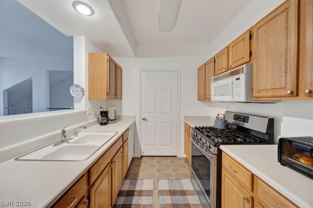Photo 19 of 29, 8555 W Russell Road #2108