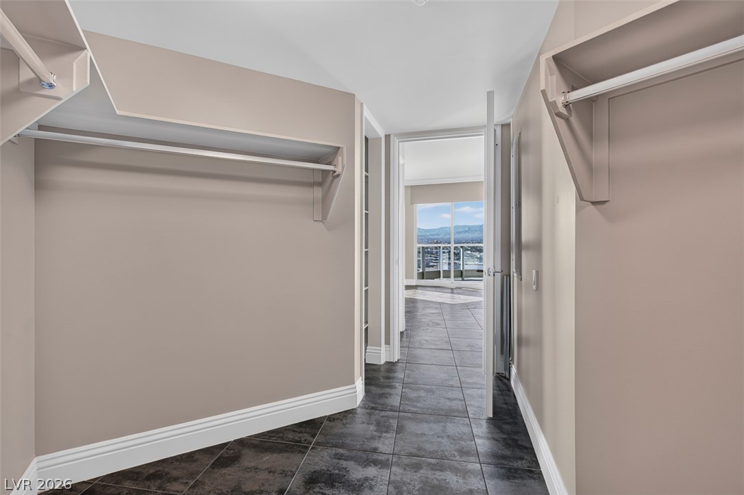 Photo 14 of 47, 222 Karen Avenue #2608