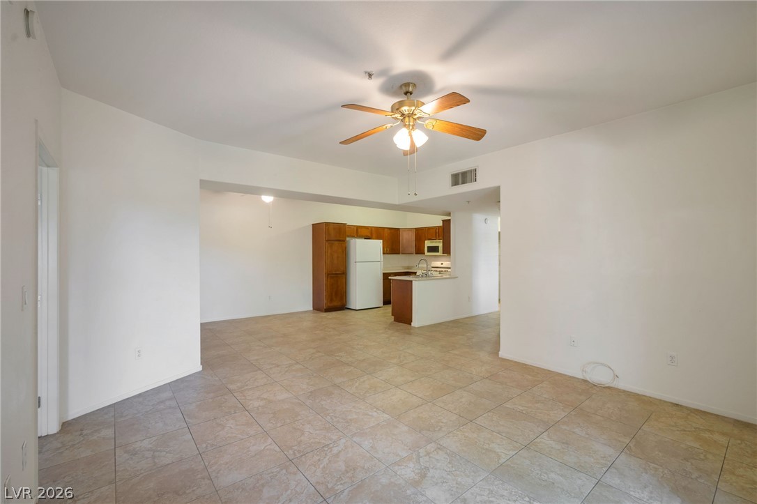 Photo 2 of 2291 W Horizon Ridge Parkway #2108