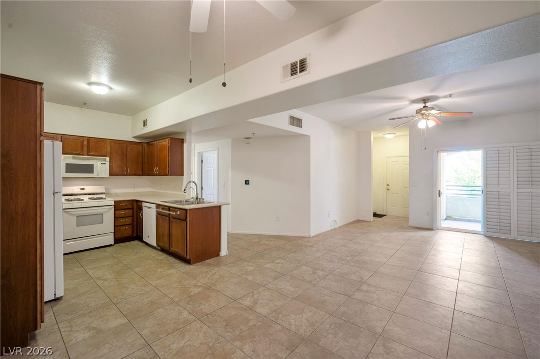 Photo 4 of 2291 W Horizon Ridge Parkway #2108