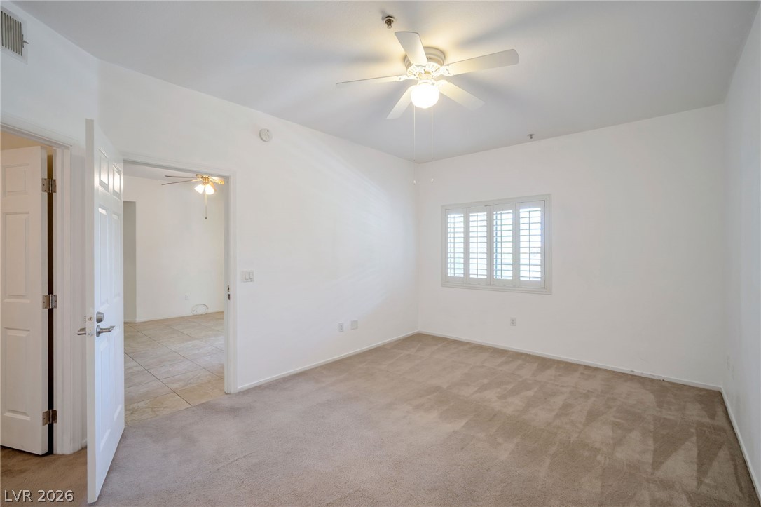 Photo 11 of 25, 2291 W Horizon Ridge Parkway #2108