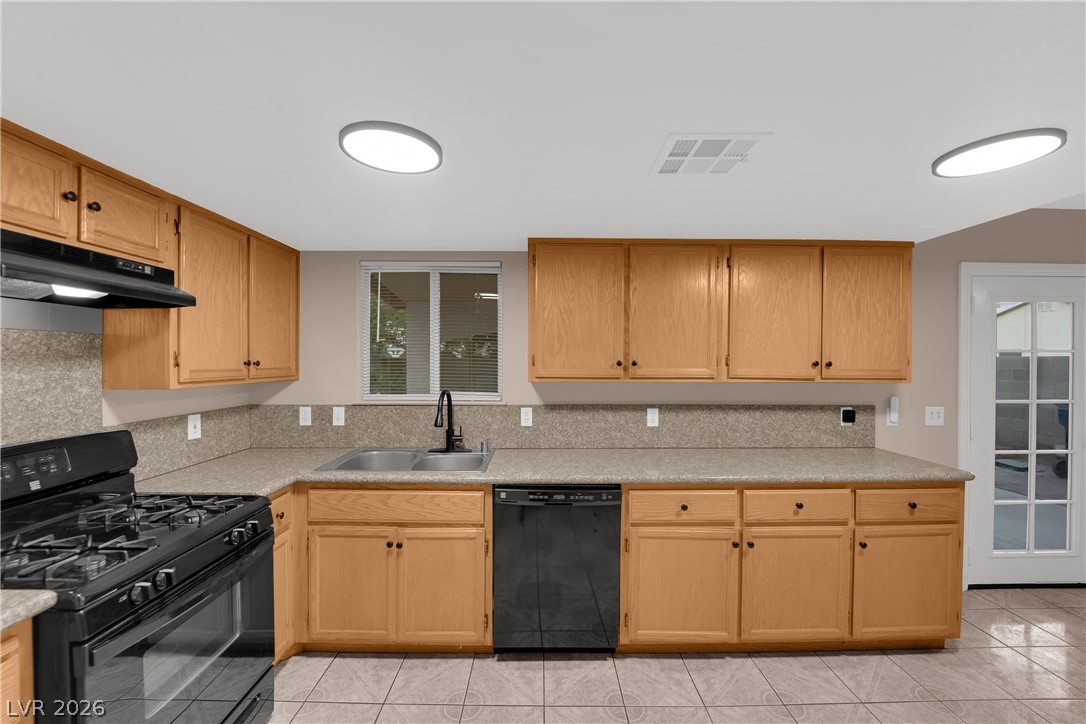 Photo 13 of 31, 7504 Jockey Avenue