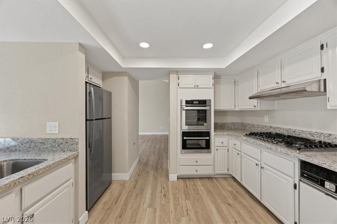 Photo 17 of 48, 3237 La Mancha Way
