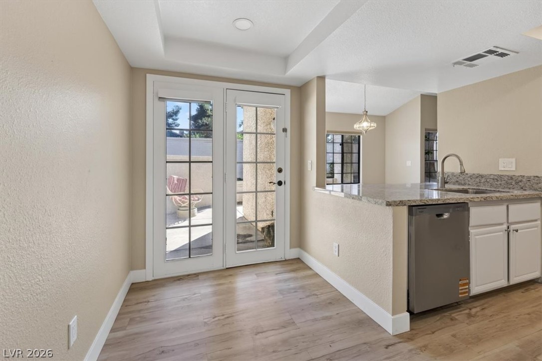 Photo 19 of 48, 3237 La Mancha Way