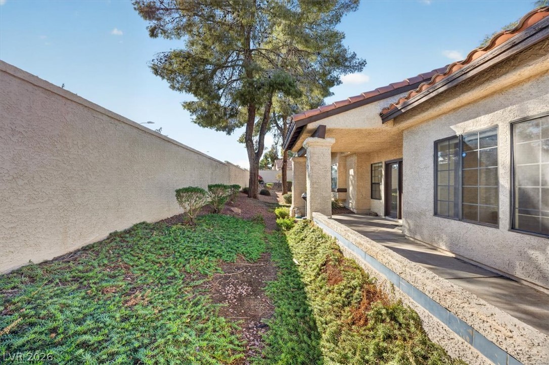Photo 40 of 48, 3237 La Mancha Way