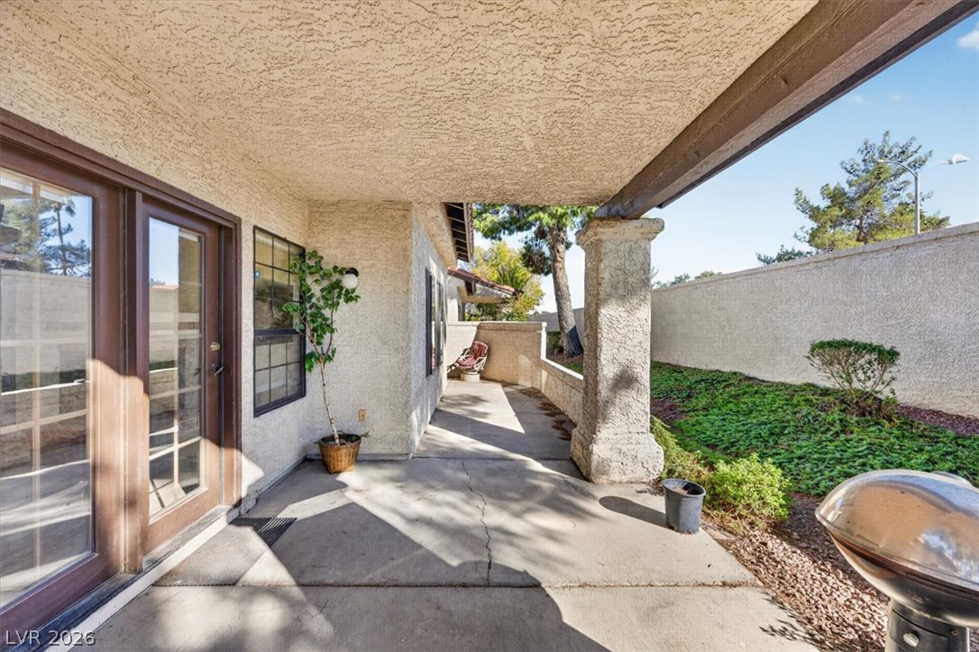 Photo 41 of 48, 3237 La Mancha Way