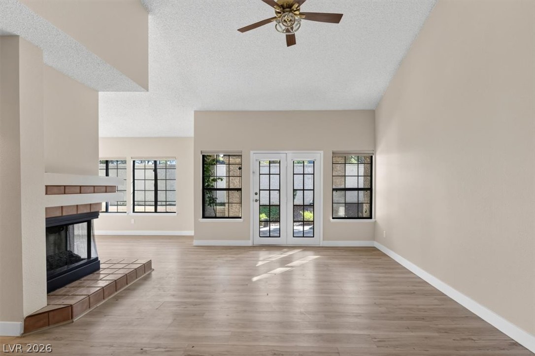Photo 6 of 48, 3237 La Mancha Way