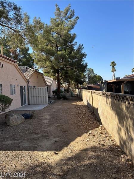 Photo 11 of 18, 1600 N Torrey Pines Drive #101