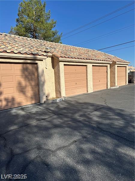 Photo 17 of 18, 1600 N Torrey Pines Drive #101