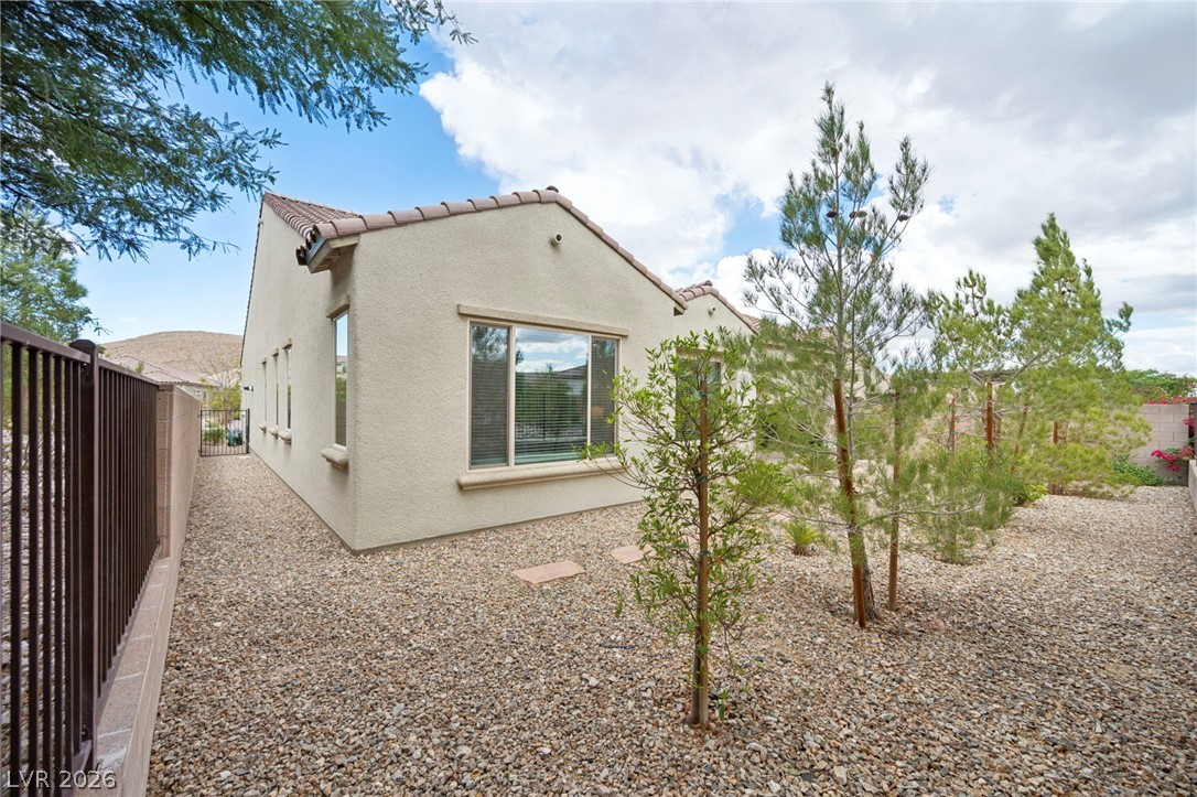 Photo 11 of 71, 3471 Molinos Drive