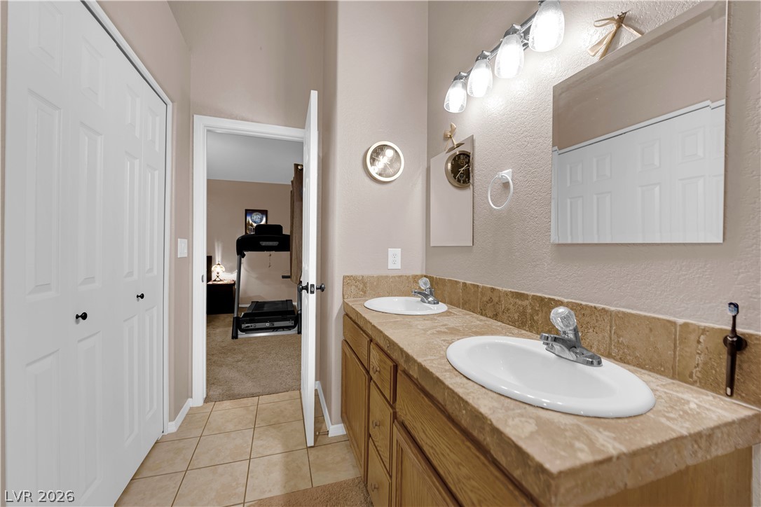 Photo 16 of 29, 7412 Summer Crest Lane