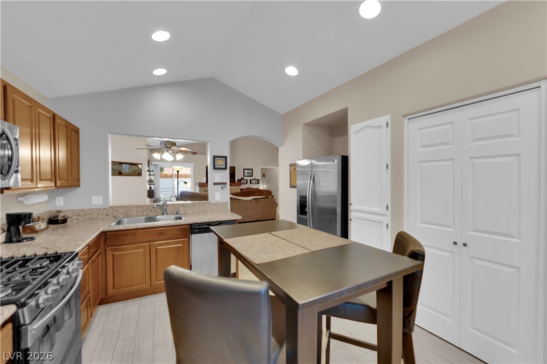 Photo 7 of 29, 7412 Summer Crest Lane