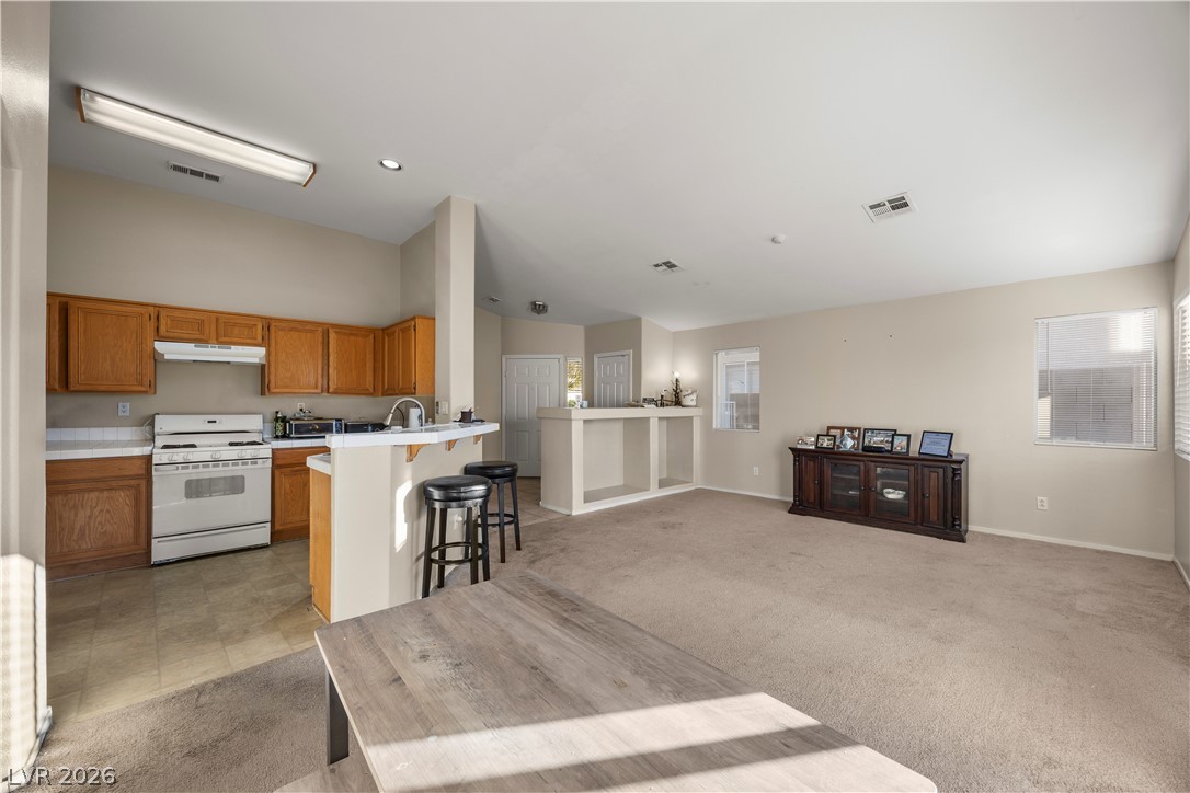 Photo 8 of 21, 9011 Edgeworth Place