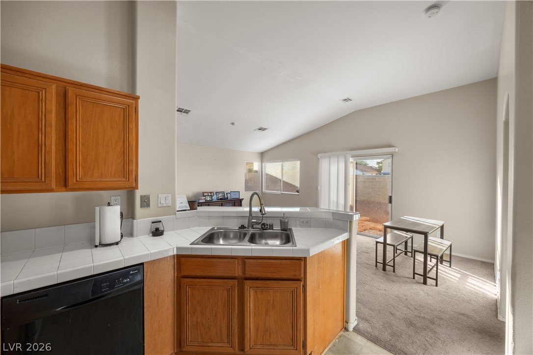 Photo 11 of 21, 9011 Edgeworth Place