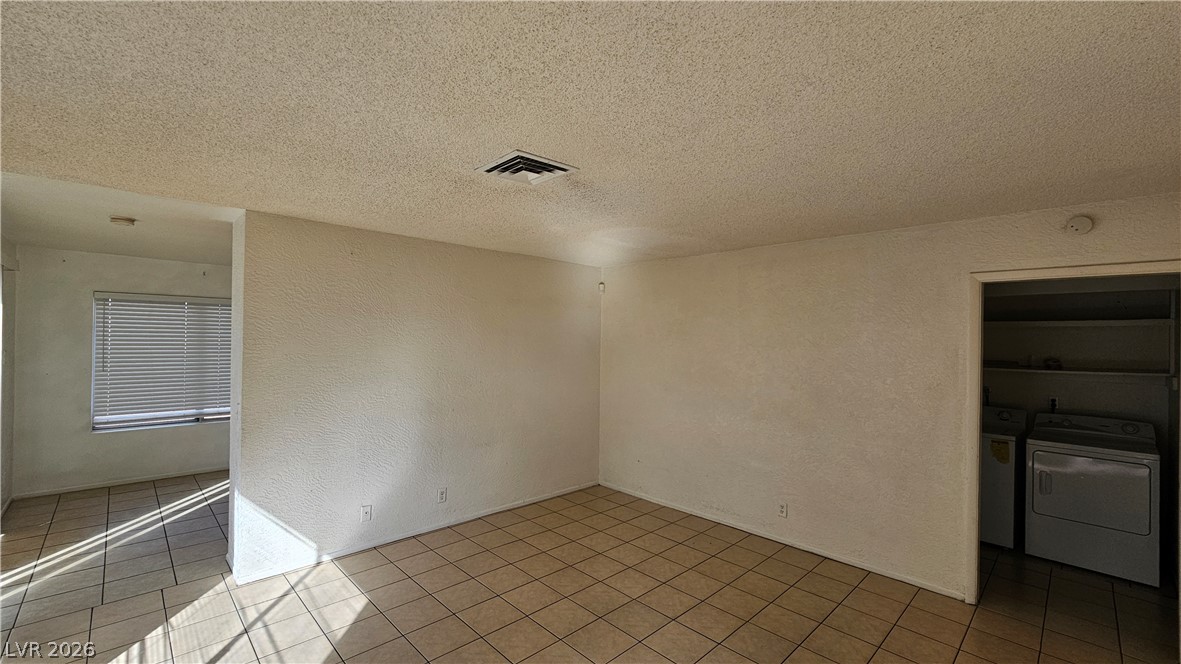 Photo 3 of 7006 Royal Meadow Place