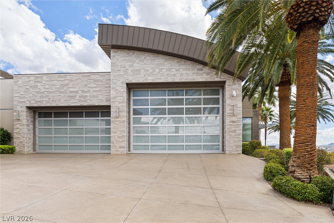 Photo 4 of 5180 Spanish Heights Drive