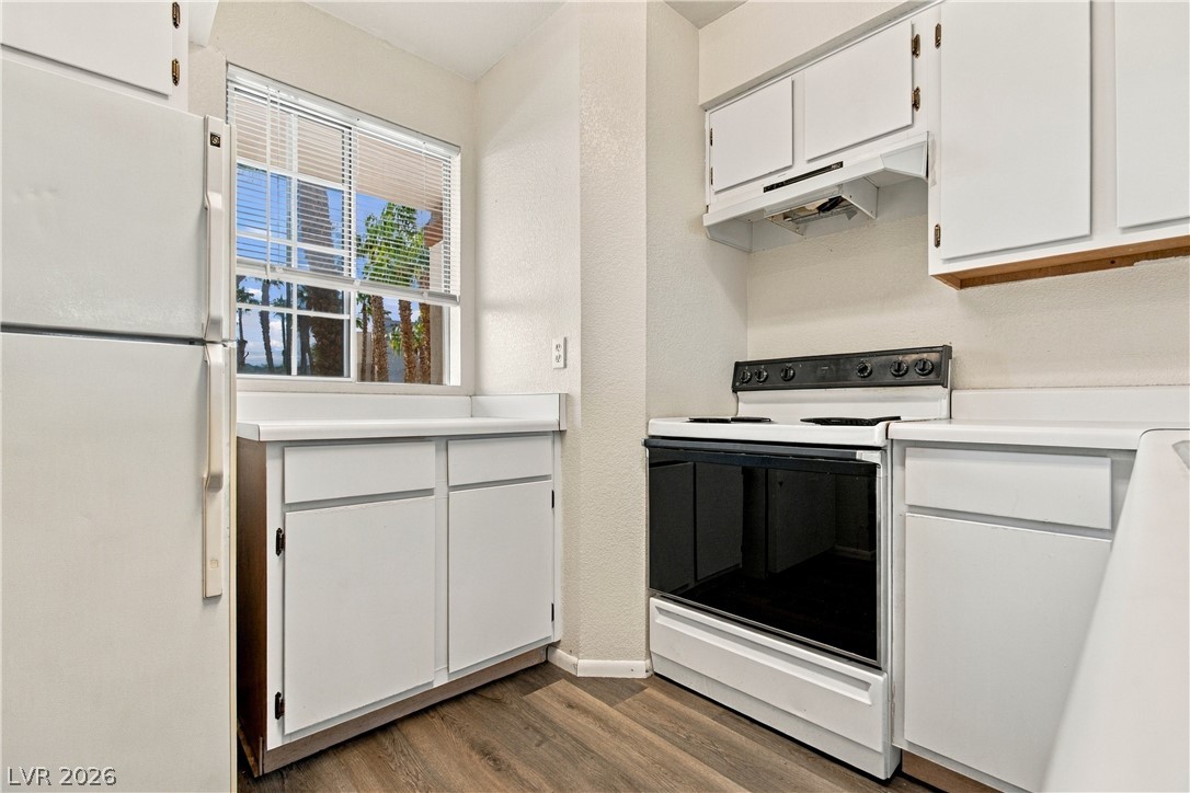 Photo 6 of 20, 2036 Mesquite Lane #203