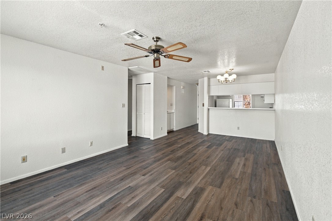 Photo 10 of 20, 2036 Mesquite Lane #203