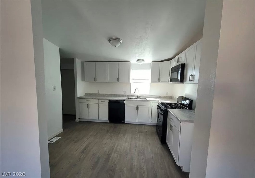 Photo 9 of 31, 6061 Judson Avenue