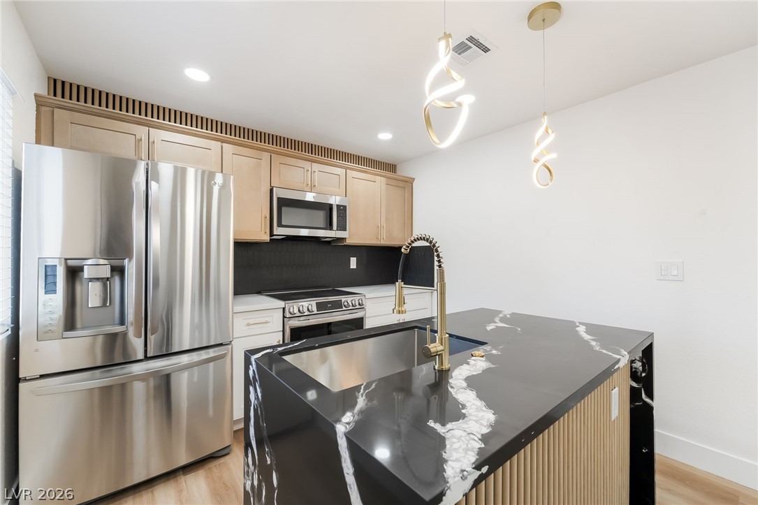 5332 River Glen Drive #400, Las Vegas
