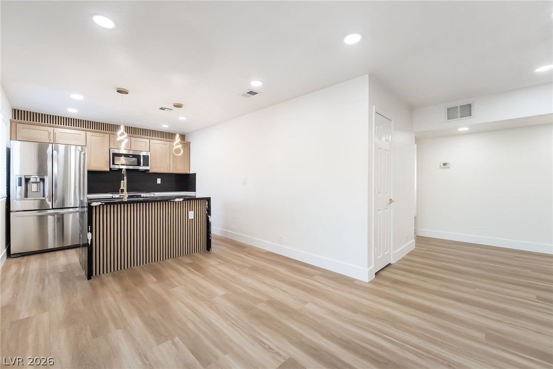 Photo 7 of 44, 5332 River Glen Drive #400