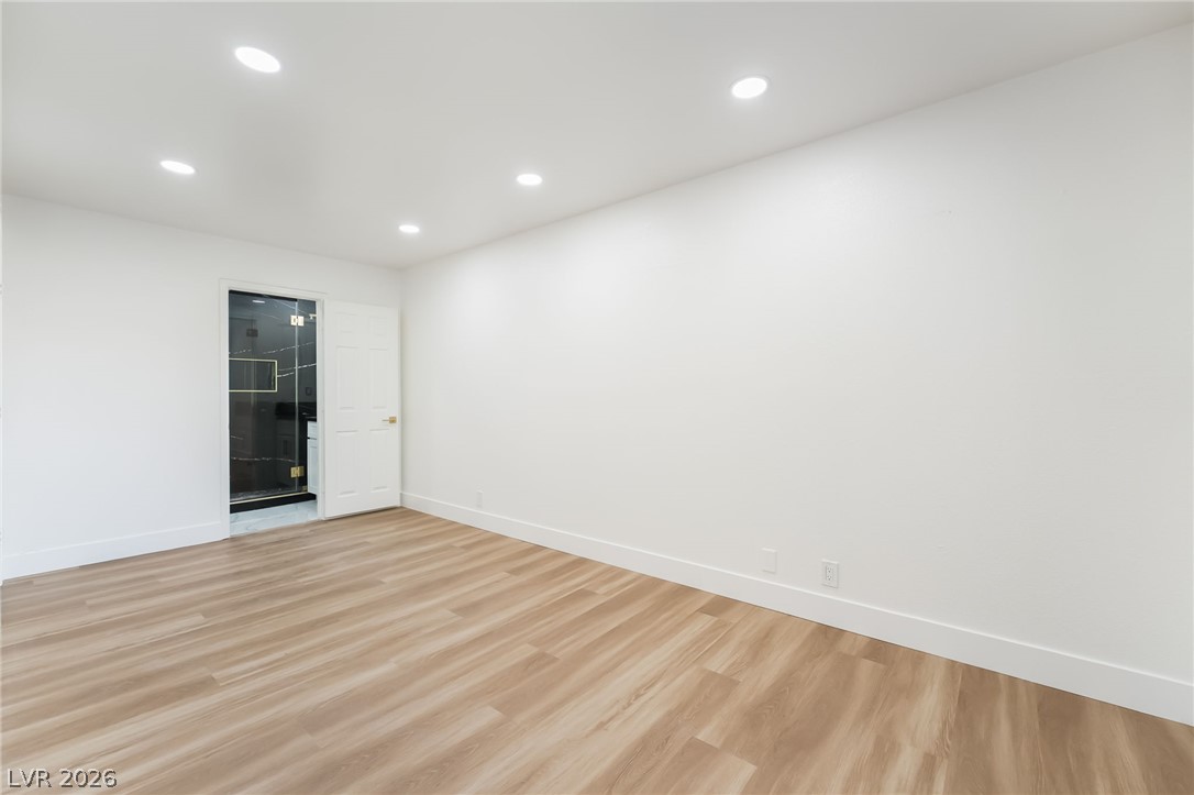 Photo 11 of 44, 5332 River Glen Drive #400