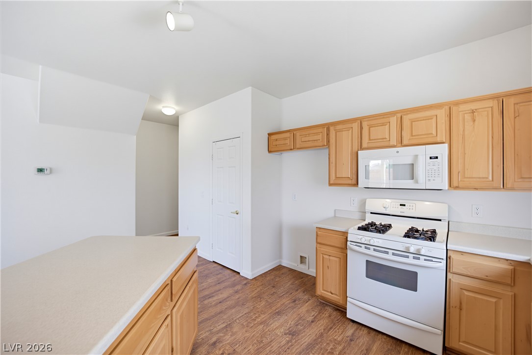Photo 8 of 40, 3921 Pepper Thorn Avenue #2