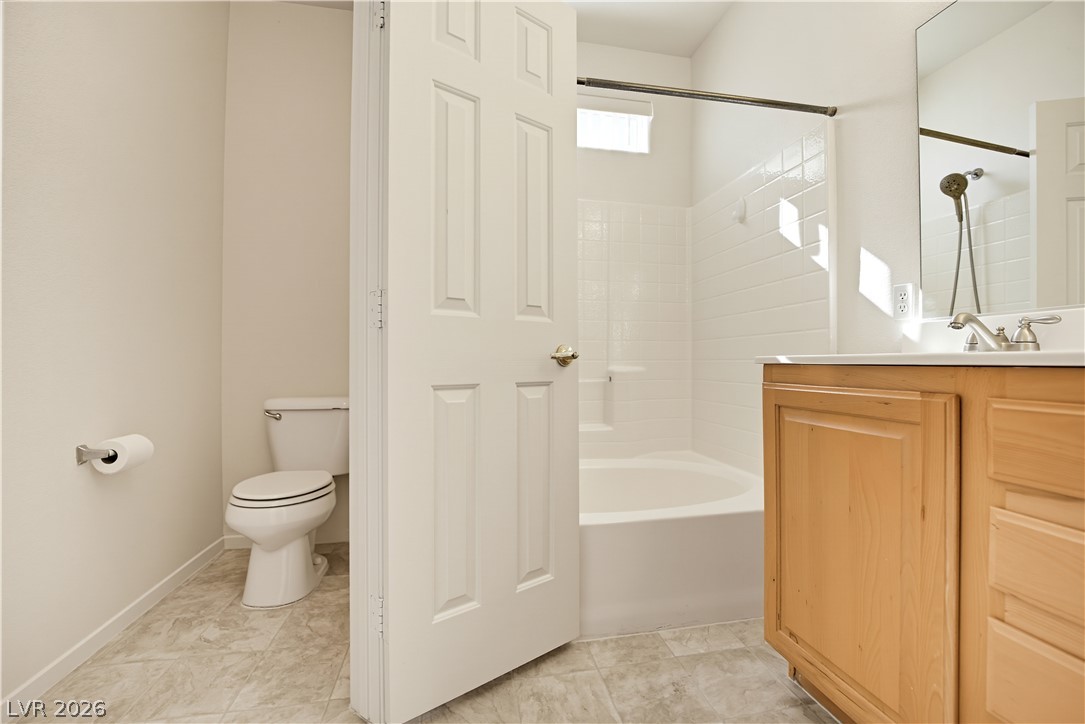 Photo 25 of 40, 3921 Pepper Thorn Avenue #2